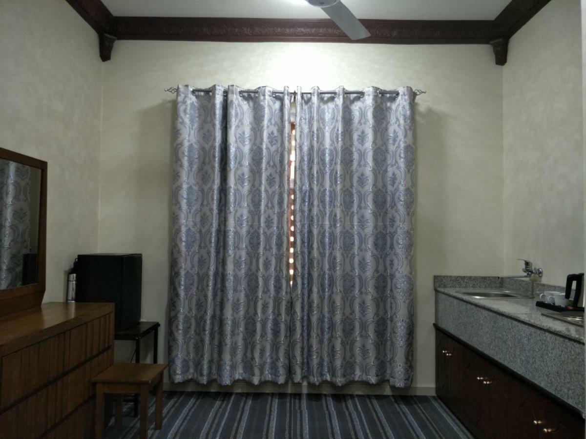 Sur Bandar Al Ayjah Hotel Apartments Εξωτερικό φωτογραφία